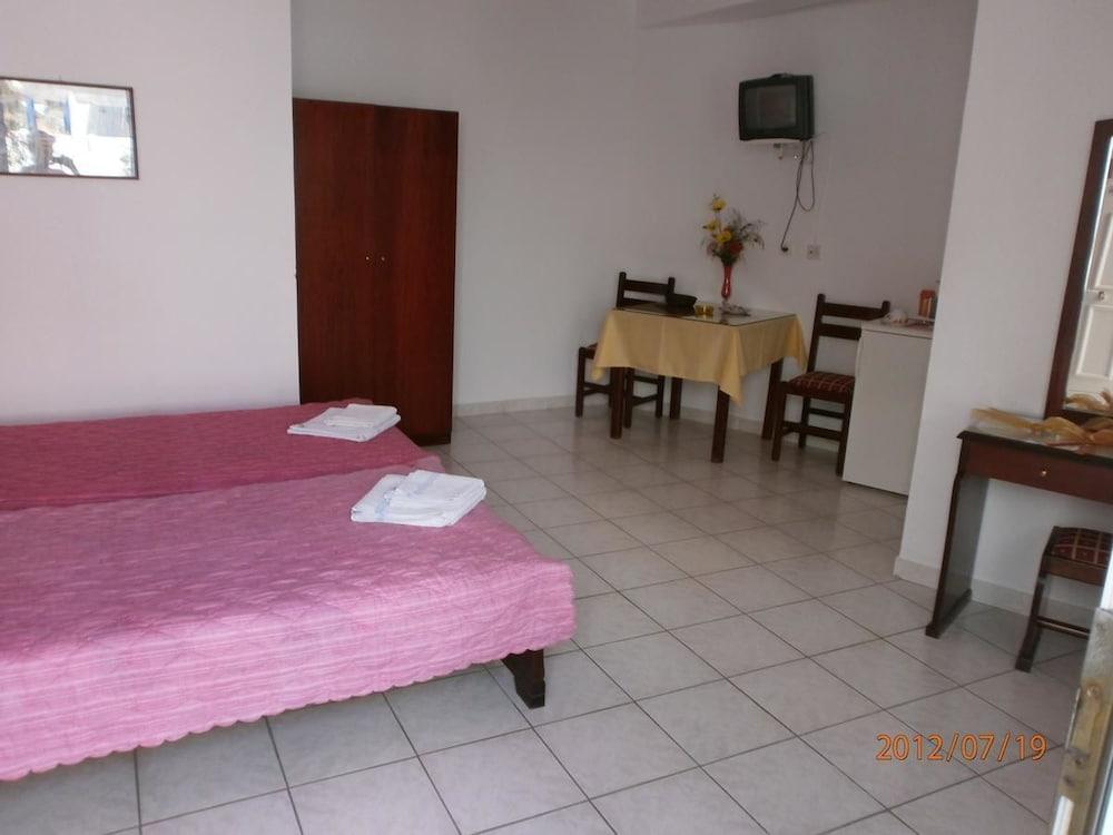 Apartment Mimoza Adamantas (Milos)