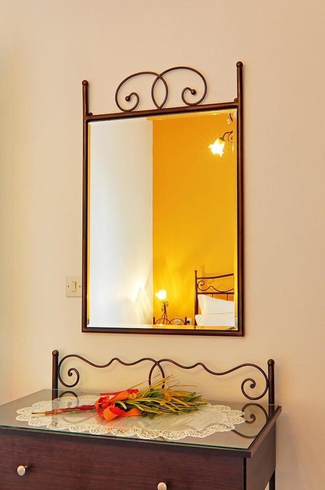 Apartment Mimoza Adamantas (Milos)