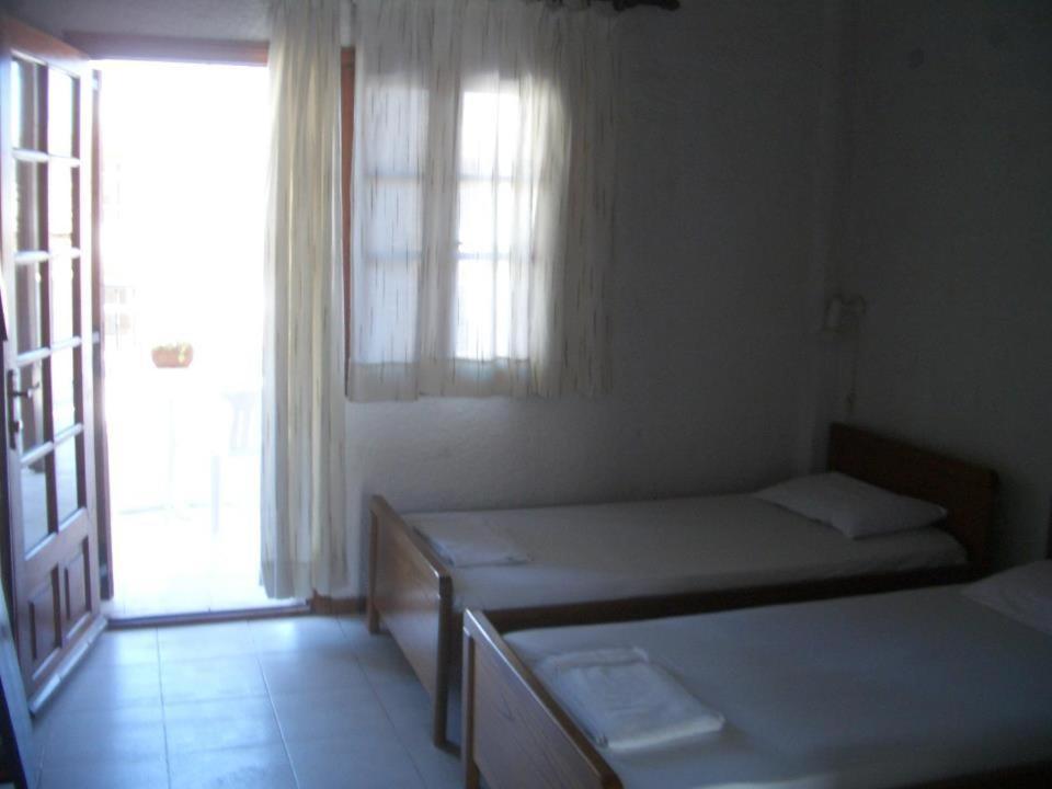 Tzogalis 1 *