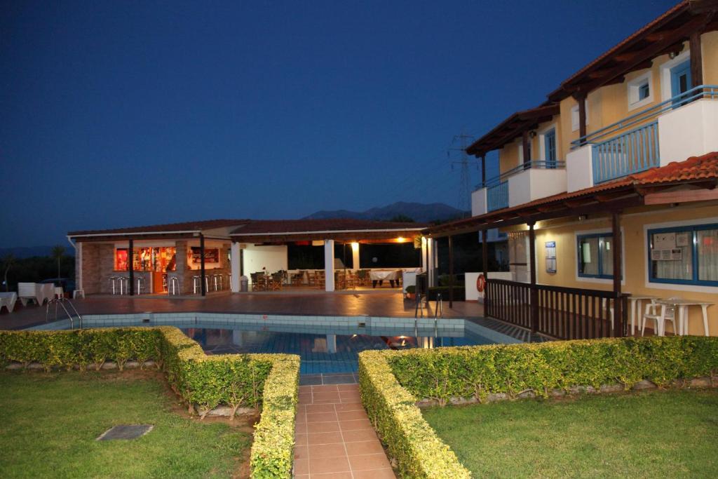 Mareva Apartment
