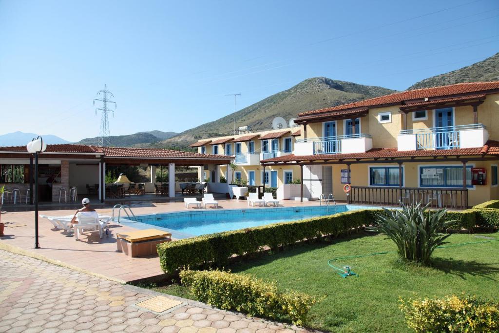 Mareva Apartment *