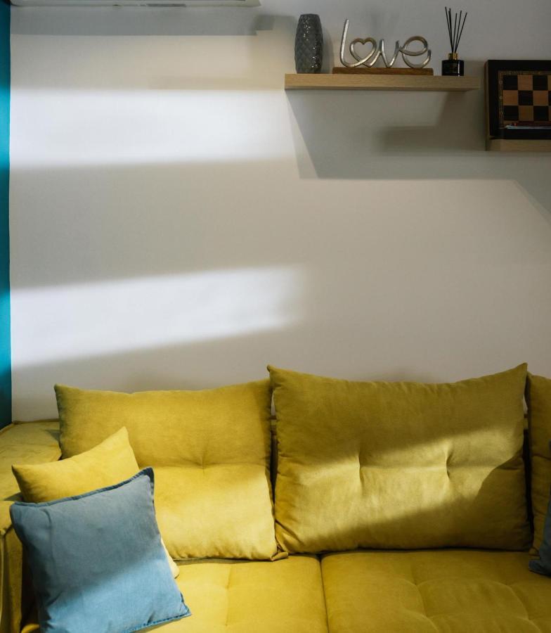 Apartment Blue In The Hill Moirai