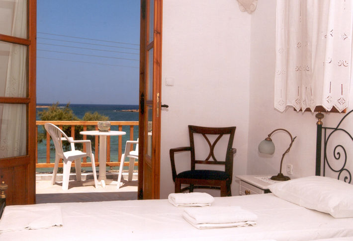Roussos Guest house Naousa (Paros)