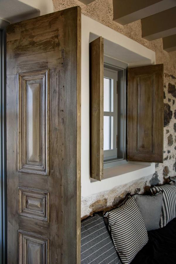 Apartment Pavlaina Complex Of Traditional Residences In Nisyros. Enjoy The Garden And The Sea View