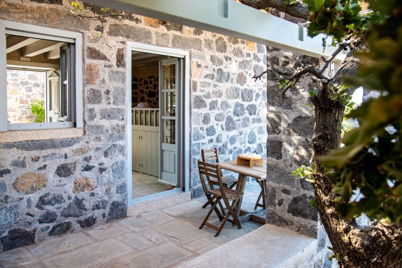 Pavlaina Complex Of Traditional Residences In Nisyros. Enjoy The Garden And The Sea View Apartment