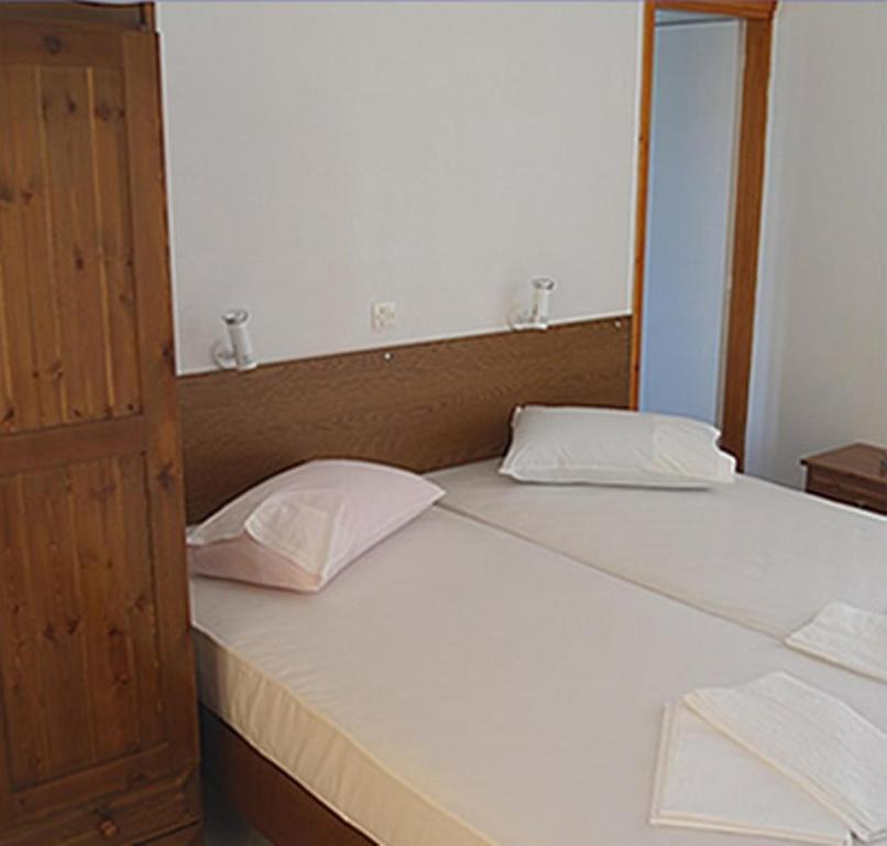 Costantonia Holiday