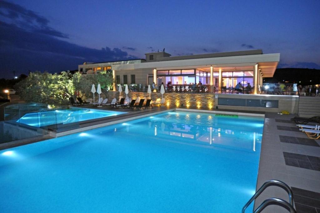 Aeolis Thassos Palace Potos