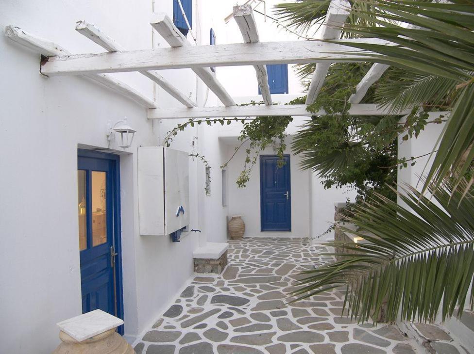 Ostria * Mykonos Town