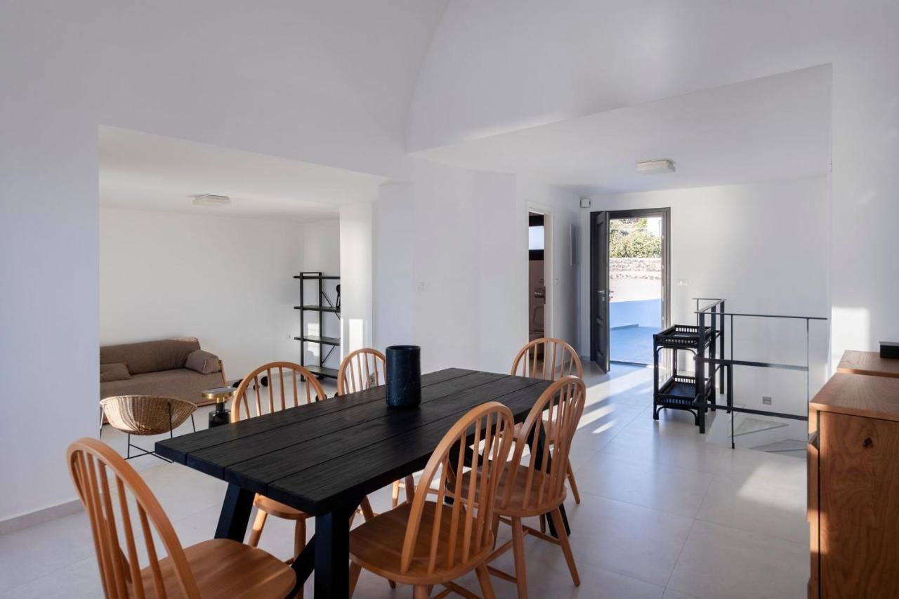 Apartment Luxurious Santorini Escape Villa Imerovigli Private Infinity Pool Breathtaking Aegean Views *