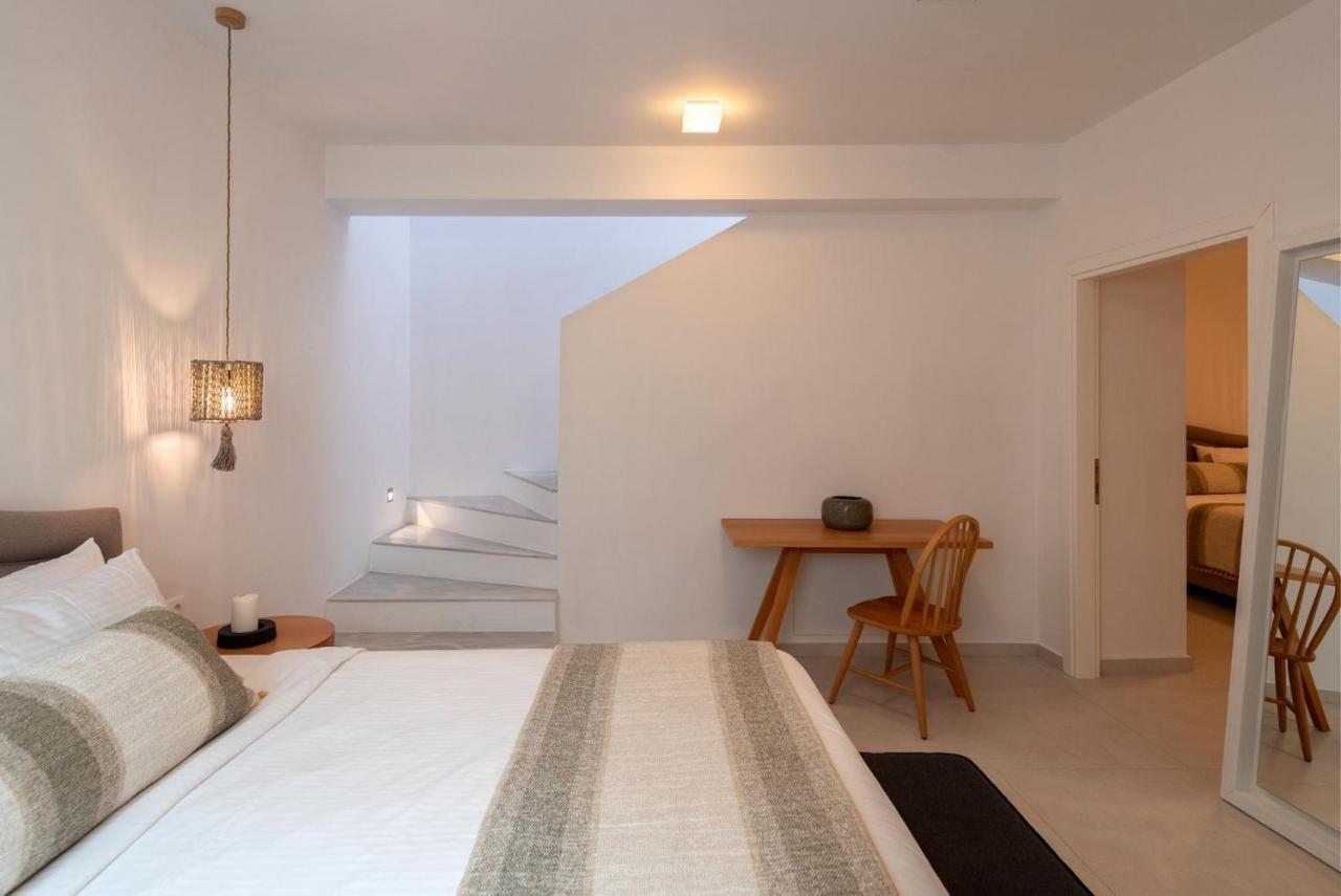 Luxurious Santorini Escape Villa Imerovigli Private Infinity Pool Breathtaking Aegean Views Vourvoulos