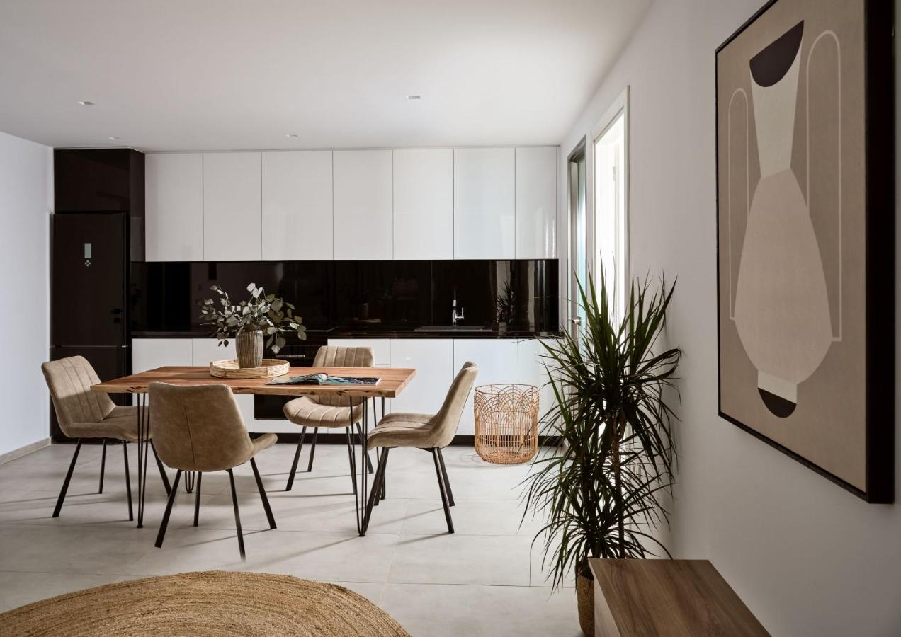 The Sall Complex B - Iconic Sea Views, By Zantewize Apartment