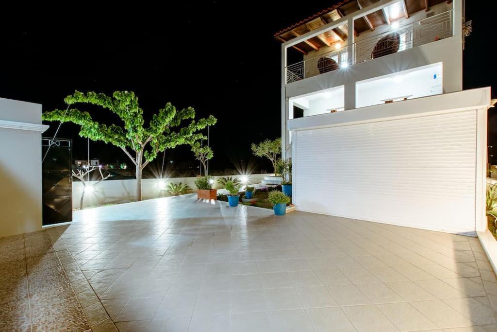 Erato Apartment *