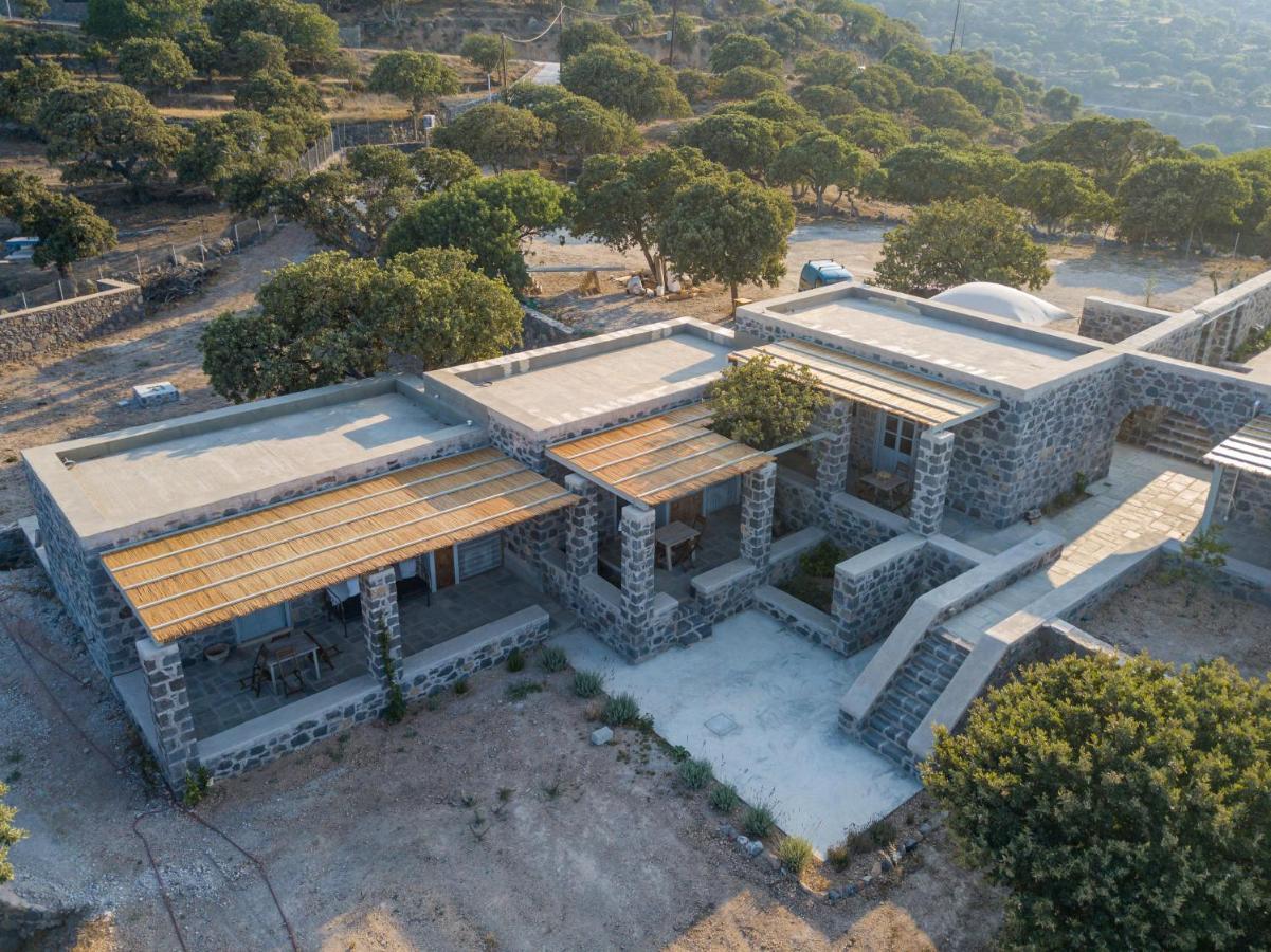 Pavlaina Complex Of Traditional Residences In Nisyros. Enjoy The Garden And The Sea View
