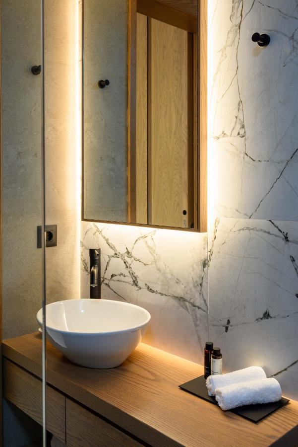 Amare Apartment *