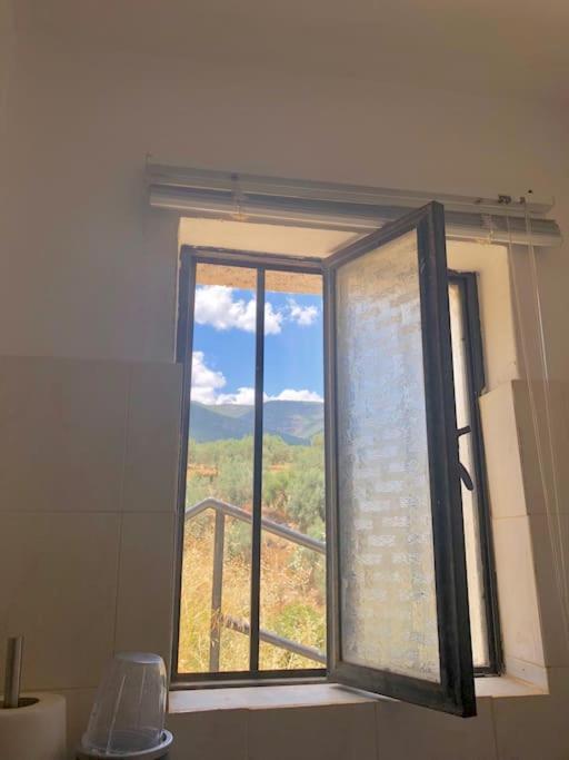 Apartment Breathtaking Oceanfront View & Private Xiropigado