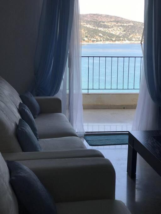 Breathtaking Oceanfront View & Private Apartment *