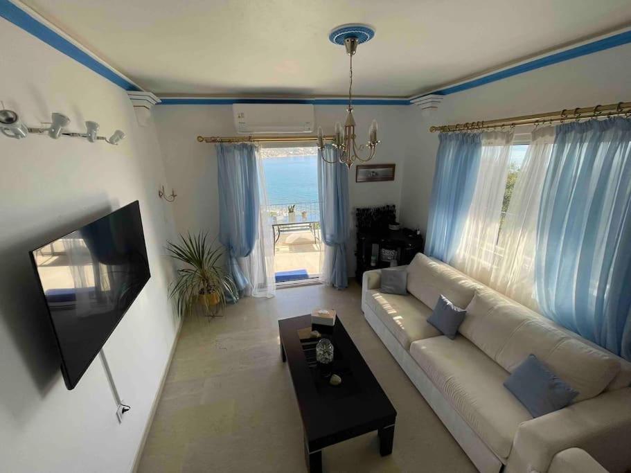 Breathtaking Oceanfront View & Private Apartment *