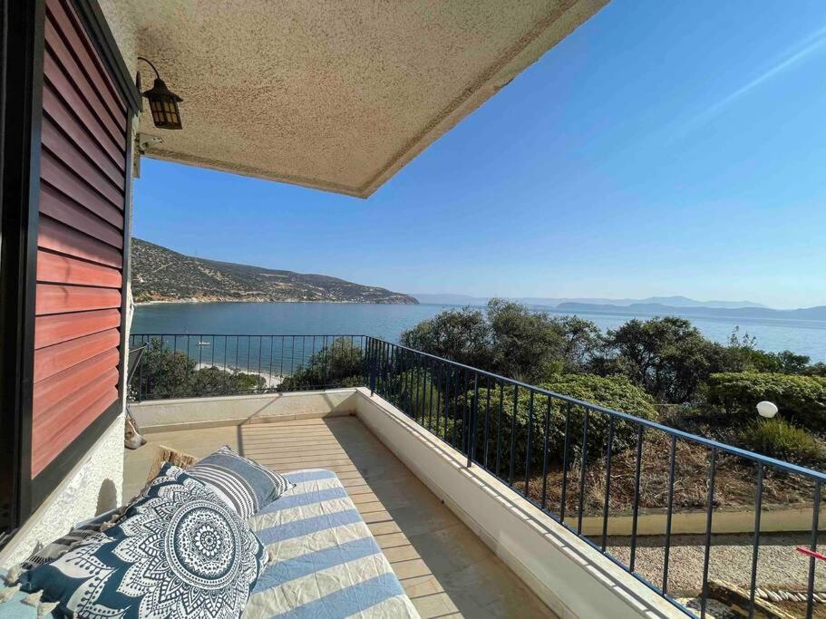 Apartment Breathtaking Oceanfront View & Private