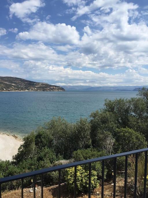 Breathtaking Oceanfront View & Private Apartment Xiropigado