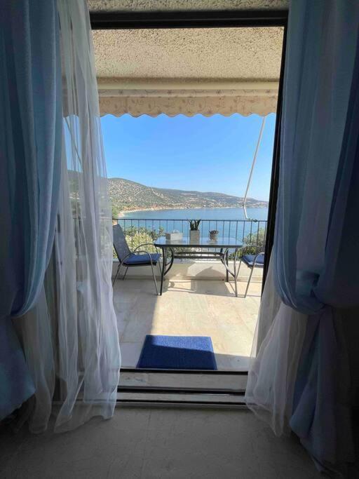 Breathtaking Oceanfront View & Private Apartment *