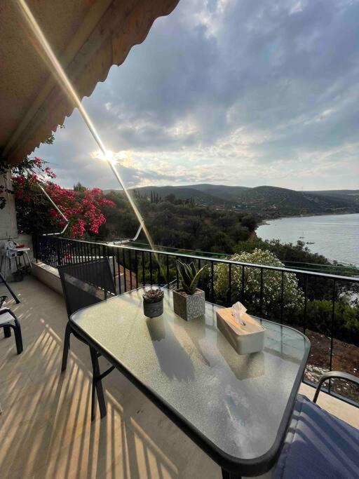 Breathtaking Oceanfront View & Private Apartment Xiropigado