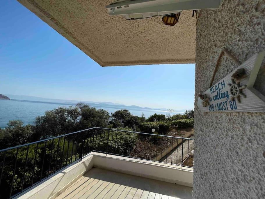 Breathtaking Oceanfront View & Private Apartment