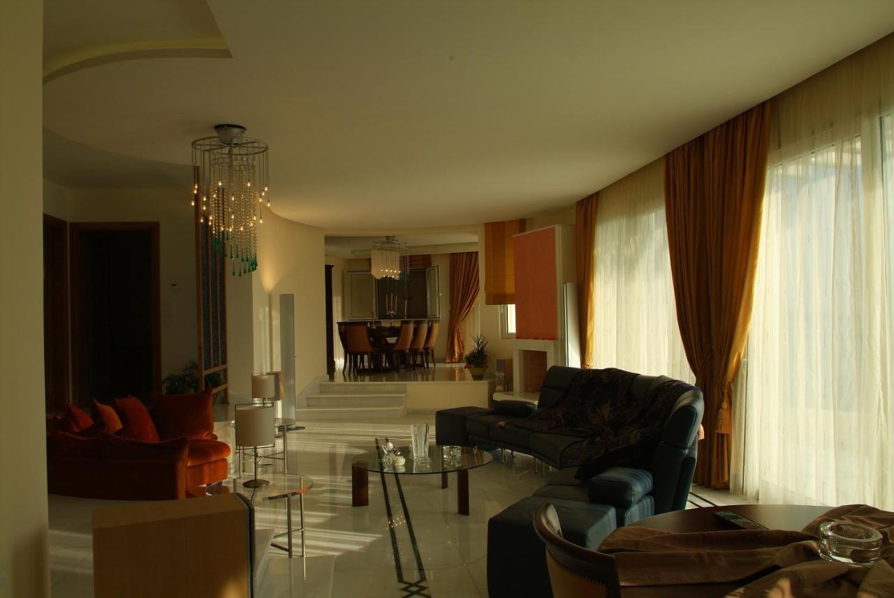 Villa Liberty: Classic Luxury Sea View With Private Pool