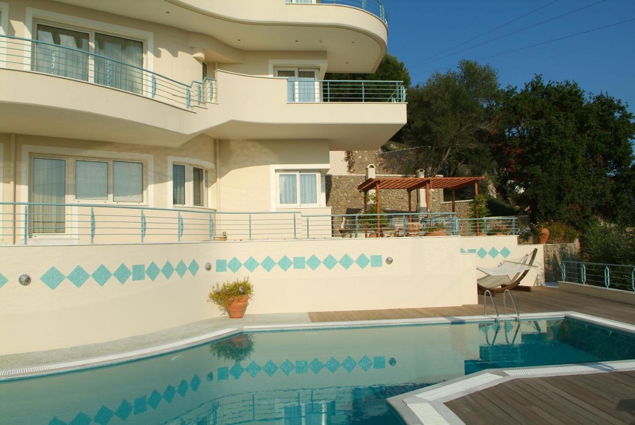 Villa Liberty: Classic Luxury Sea View With Private Pool