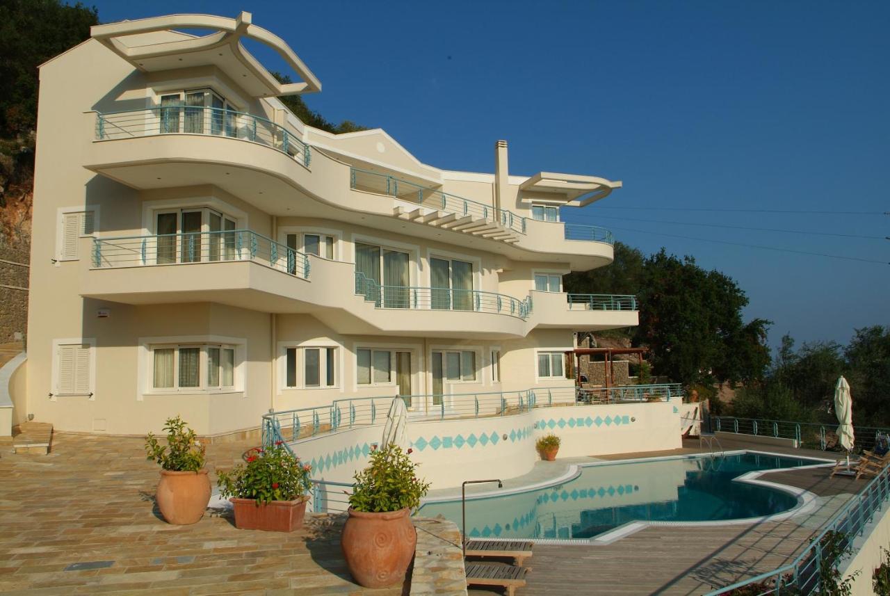 Liberty: Classic Luxury Sea View With Private Pool Villa Kommeno (Corfu)