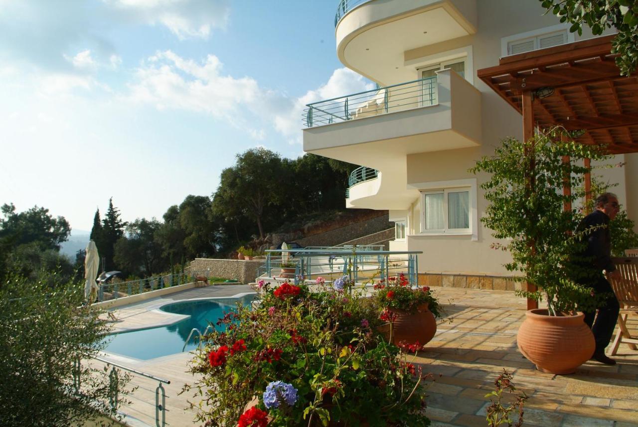 Villa Liberty: Classic Luxury Sea View With Private Pool