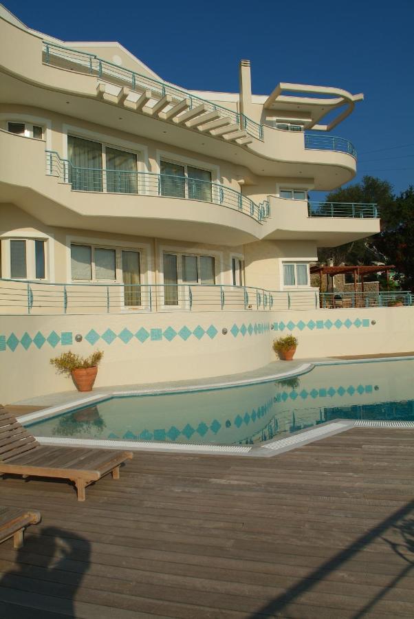 Liberty: Classic Luxury Sea View With Private Pool Villa Kommeno (Corfu)