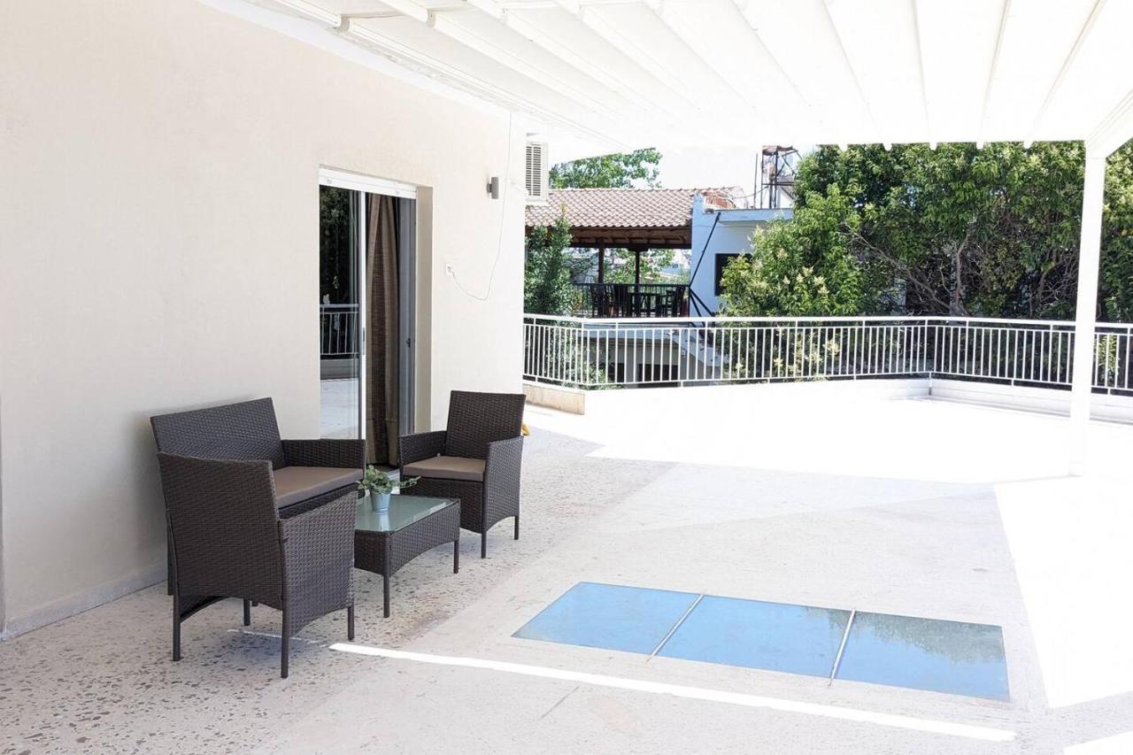Beachfront Apartment *