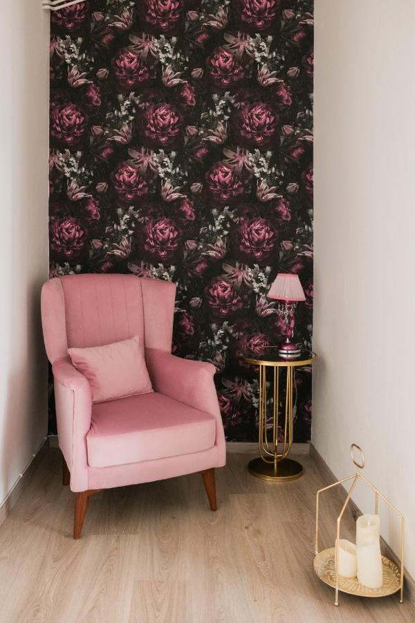 Apartment Velvet *