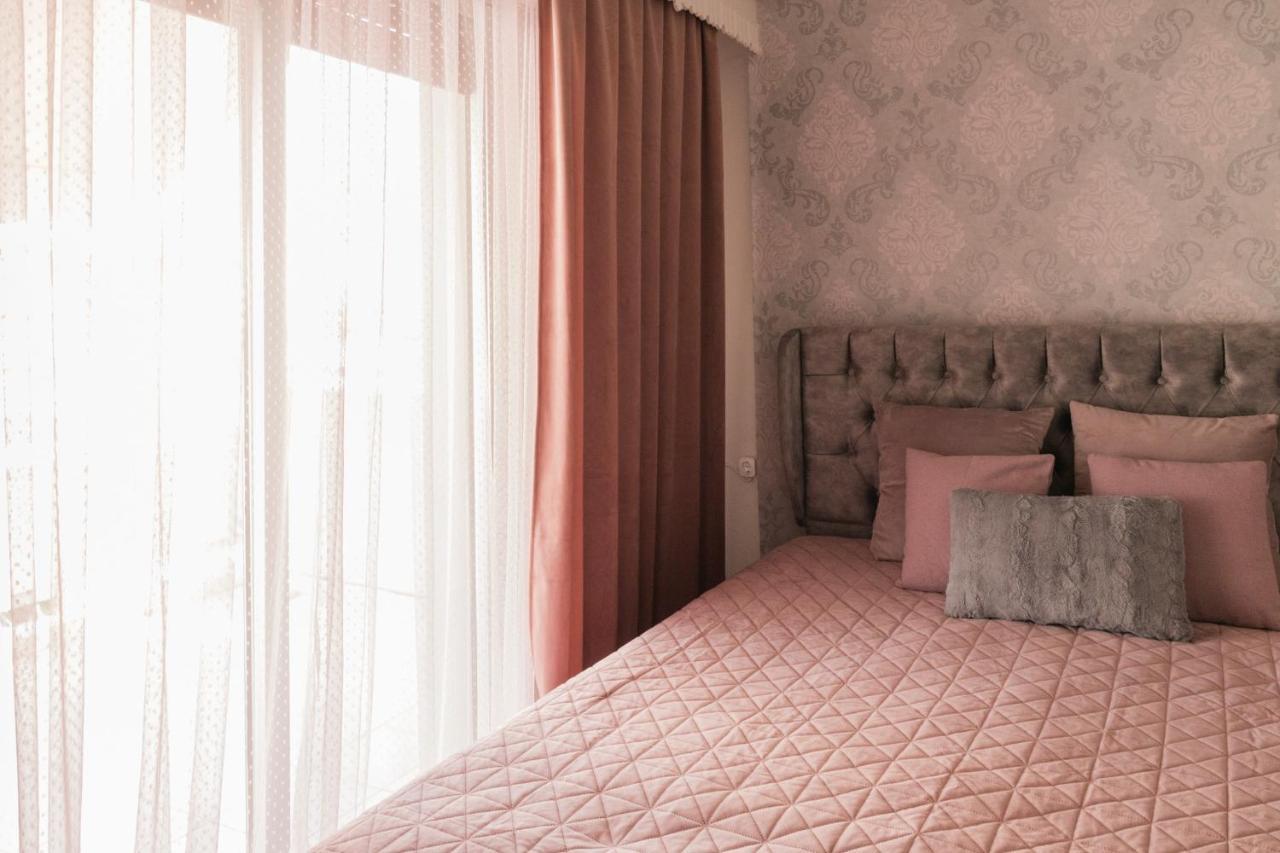 Apartment Velvet *