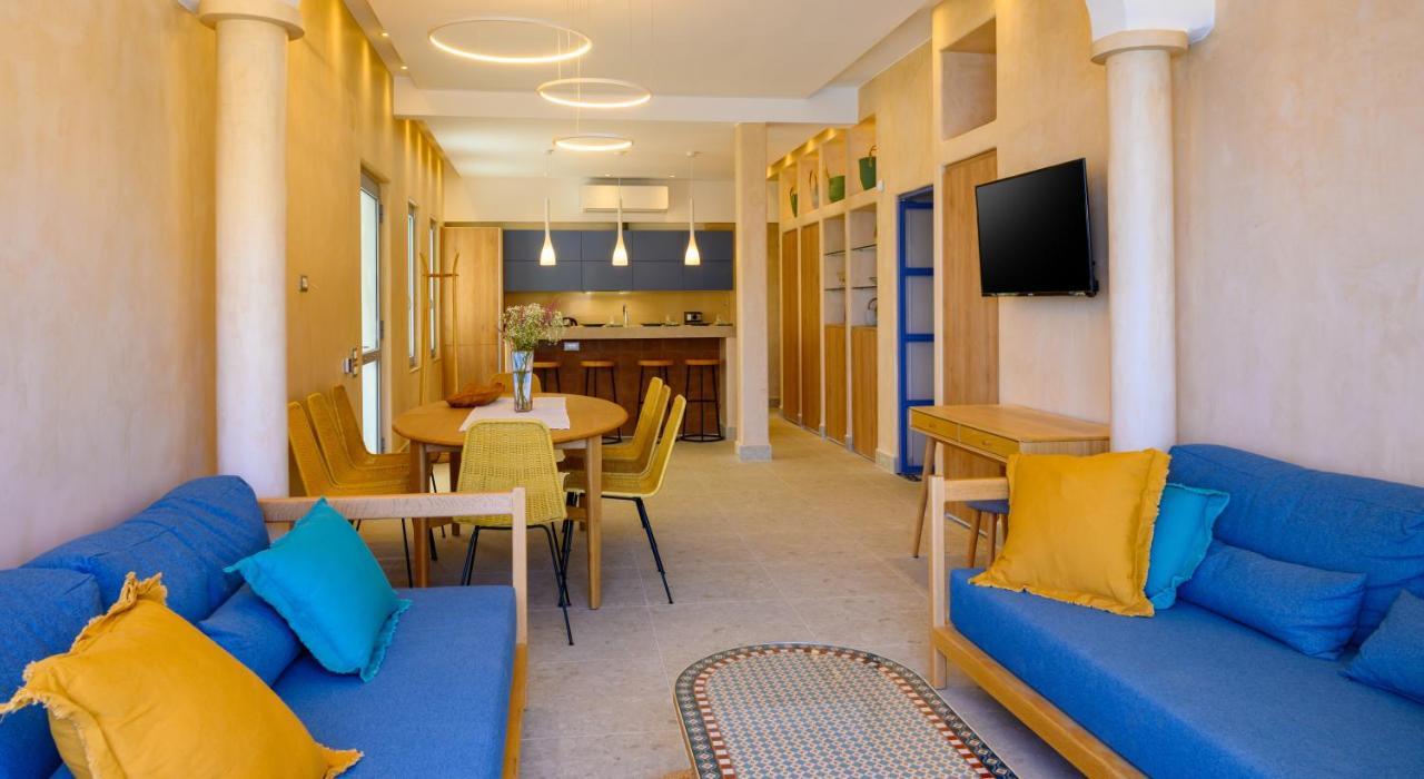 Asteria Seafront Luxury *