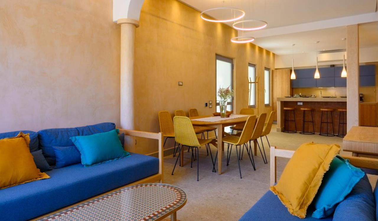 Asteria Seafront Luxury Apartment