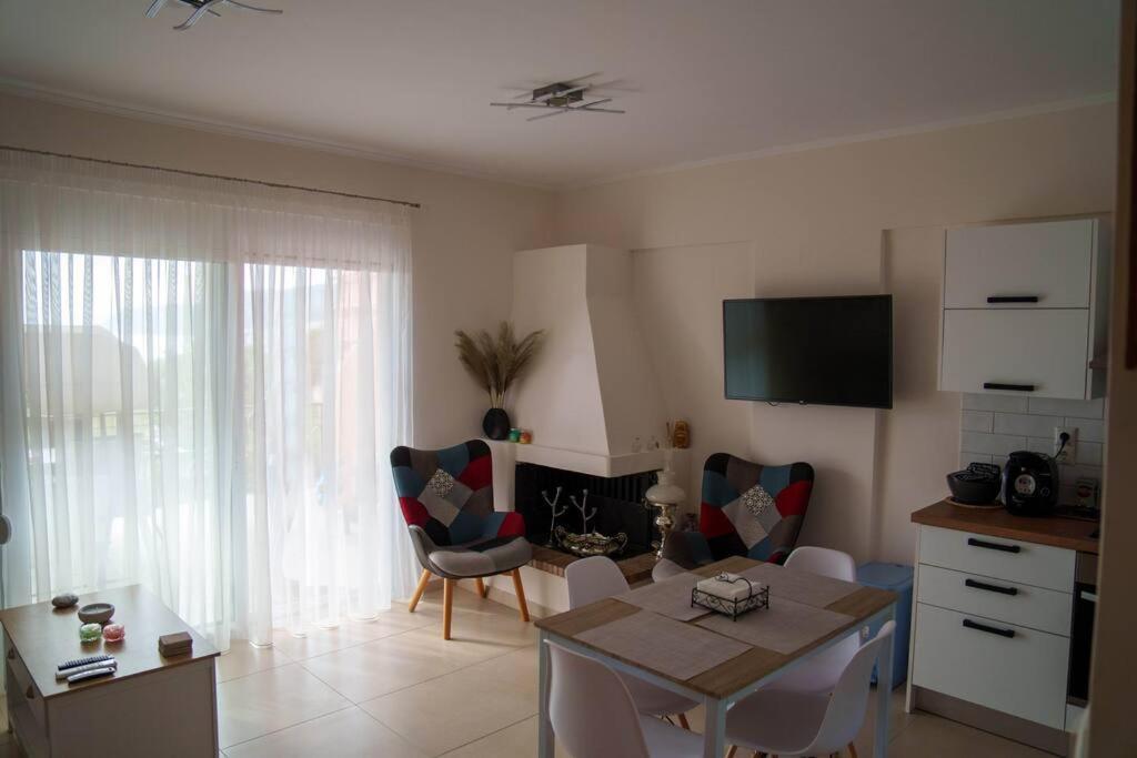 Mannou House * Paralia Vrachou