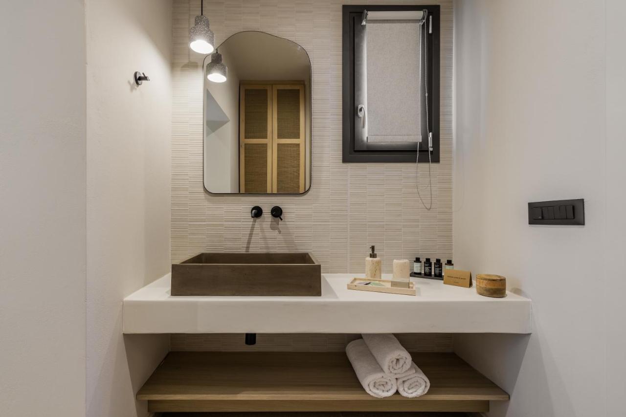 Topos Apartment