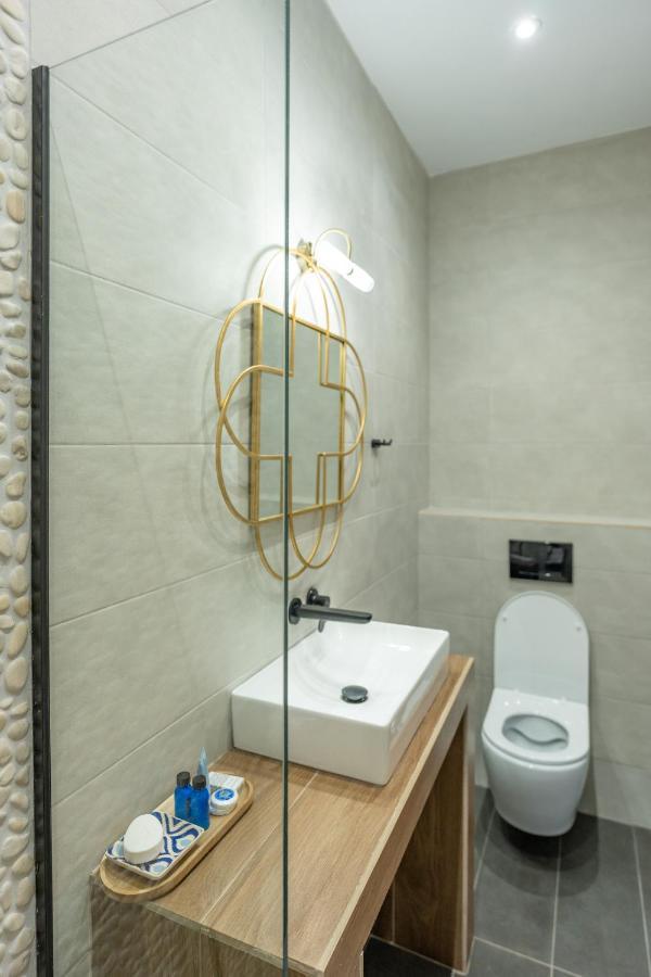 Galazio Seaside Luxury & Coffee Shop Apartment