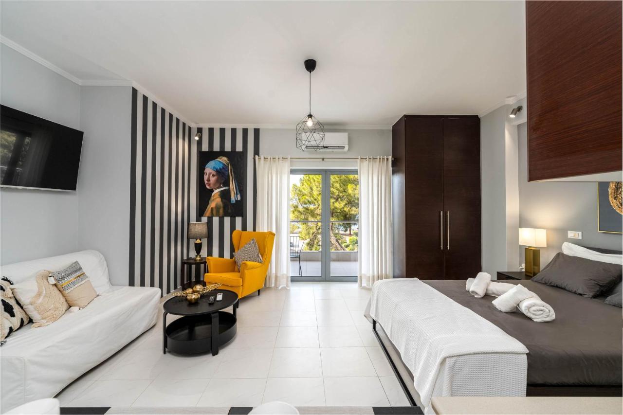 Byron Luxury Apartment *
