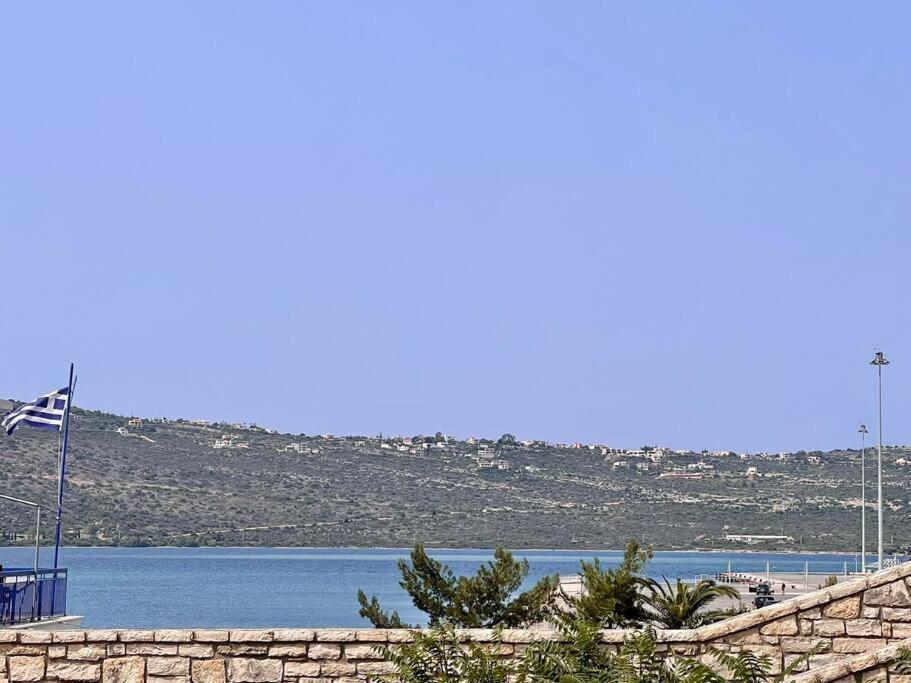 Bay *