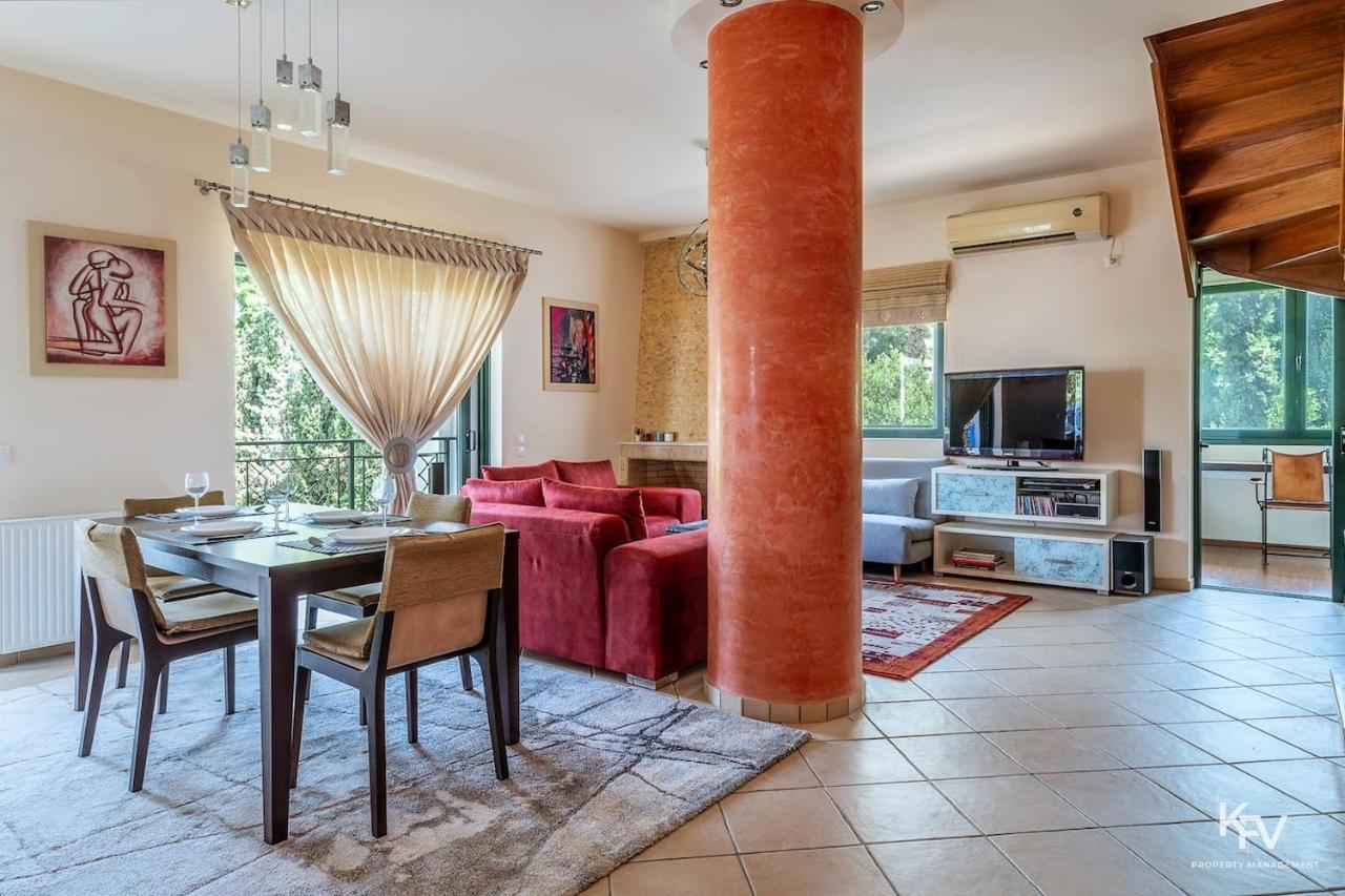 Jacuzzi - In Riviera Apartment *