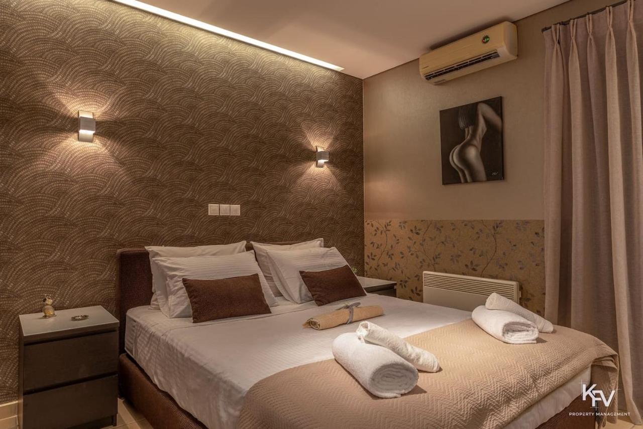 Apartment Jacuzzi - In Riviera Athens