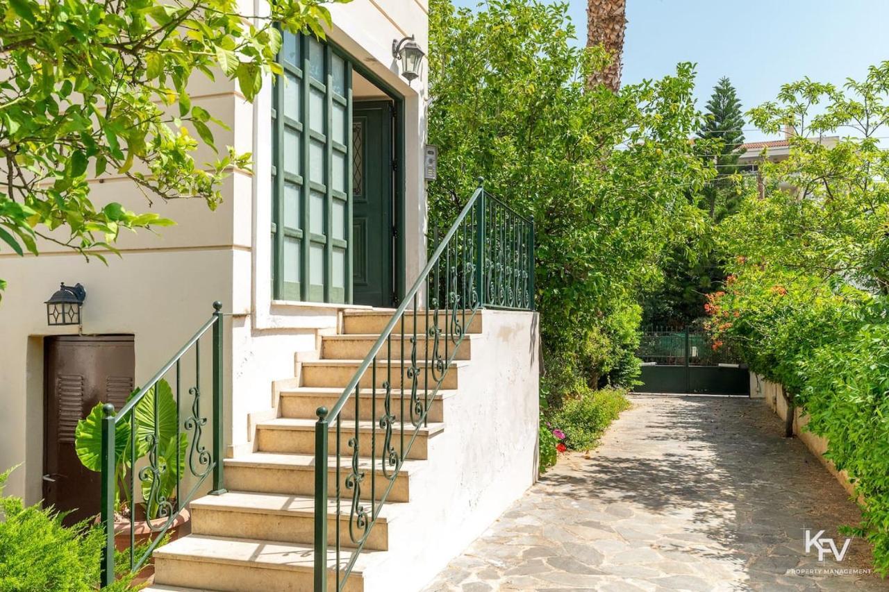 Apartment Jacuzzi - In Riviera Athens