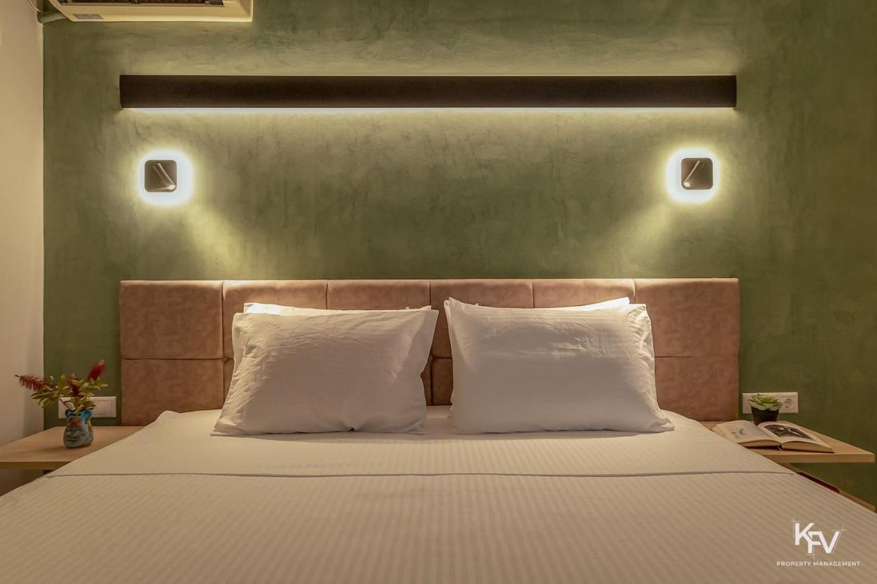 Apartment Jacuzzi - In Riviera Athens