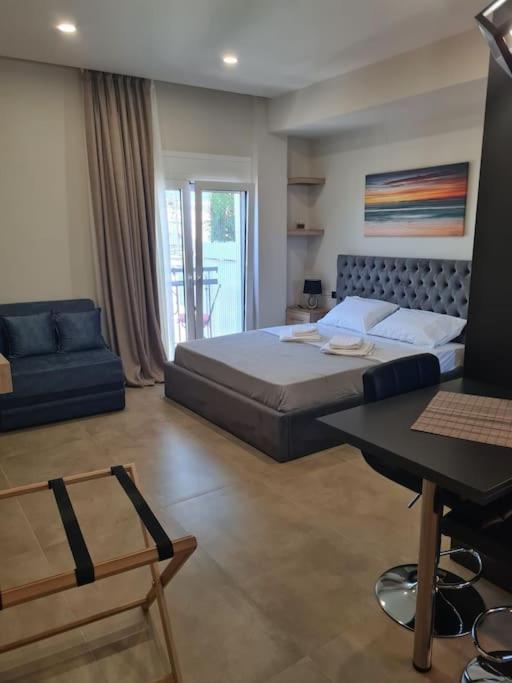 Fay's Luxury Loft Apartment Volos