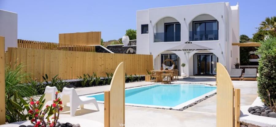 Phos Exo Gialos Santorini *