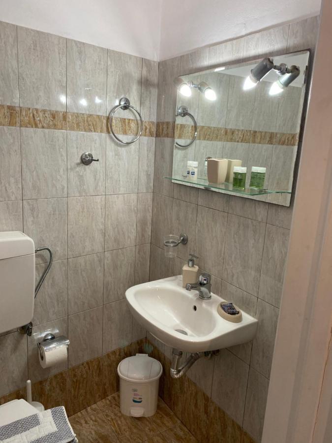 Yalos Hotel 2*