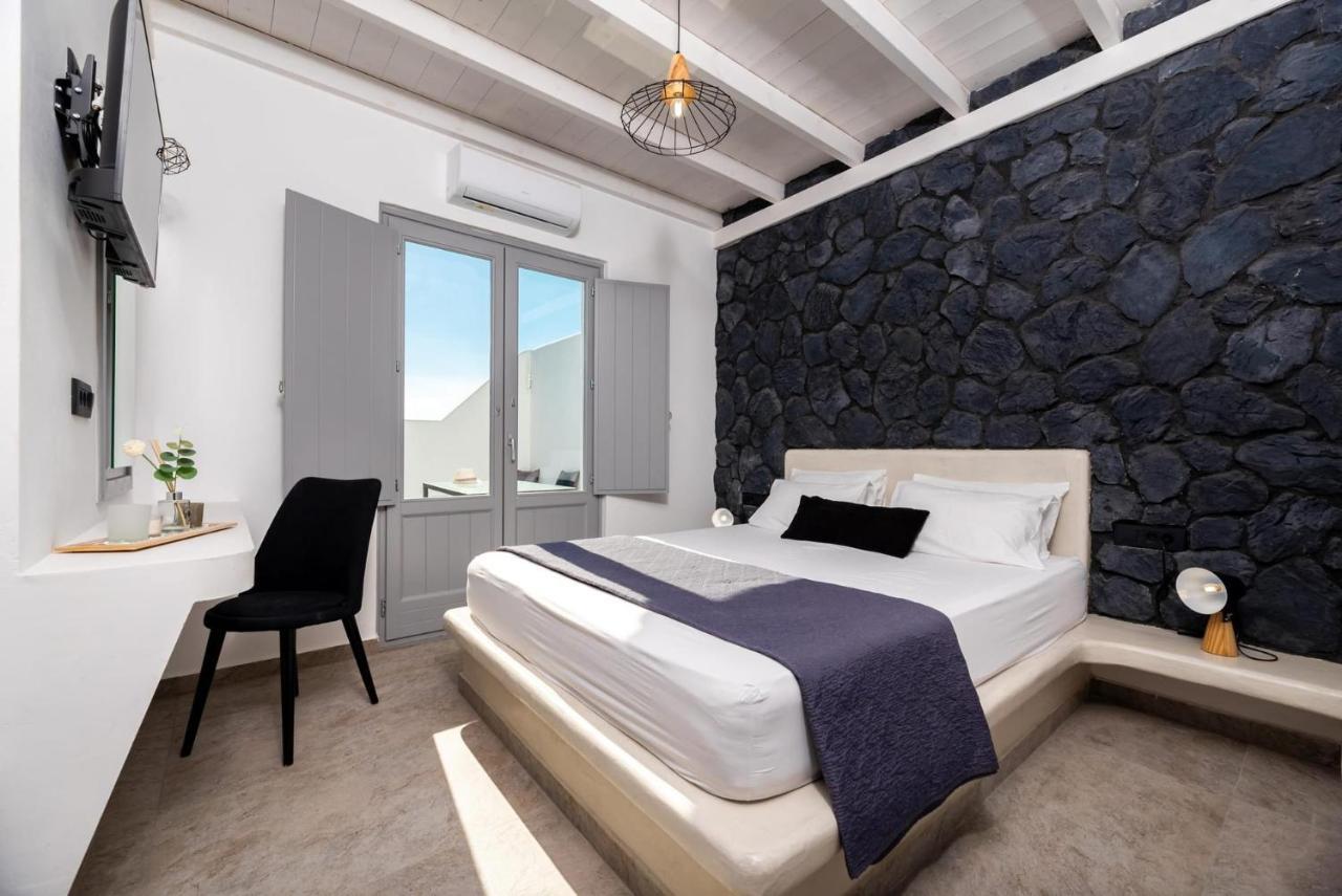 Charming Santorini 2 Bedrooms Premium Private Heated Pool Refined Interior