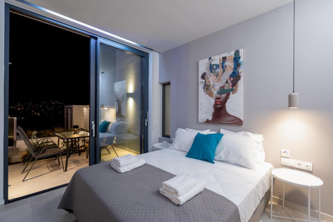 White Cliff Luxury Apartment *
